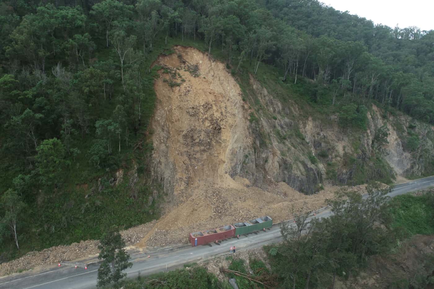 IMG_KSC-Survey_landslide_road-2